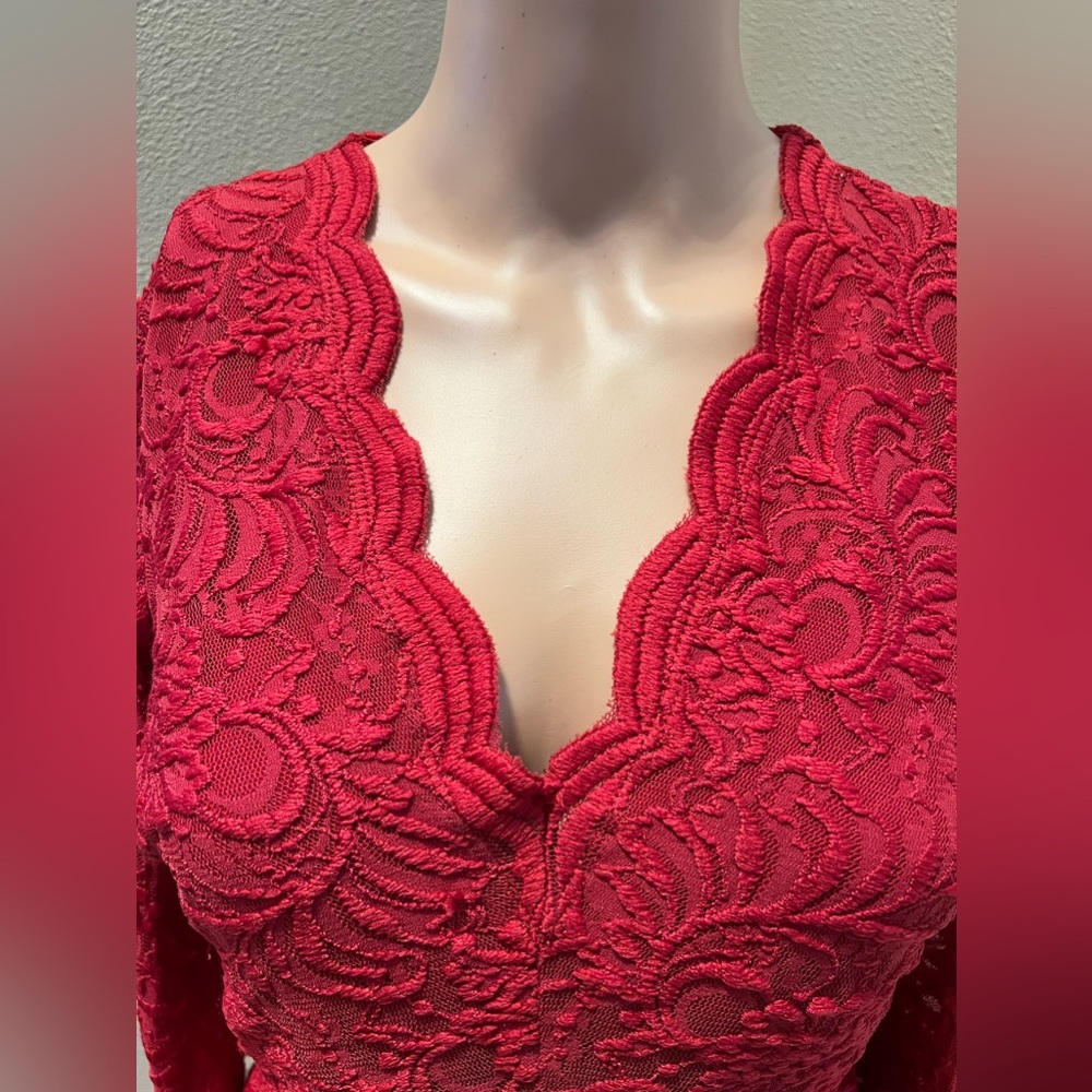 Bebe V-neck long sleeve